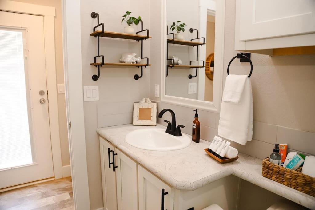 Villa The Little Getaway-Sleeps 4, Firepit, Pet Friendly Pottsboro Exterior foto